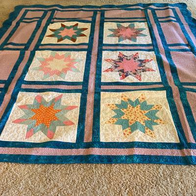 Patchwork Quilt Set – Queen Size Quilt, Throw Blanket, and Pillow Covers