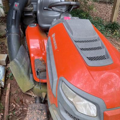 Husqvarna YTH22V42 22 HP Riding Lawn Tractor