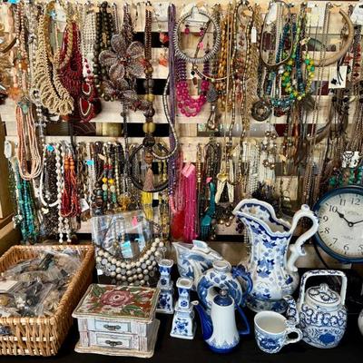 Sale Photo Thumbnail #360