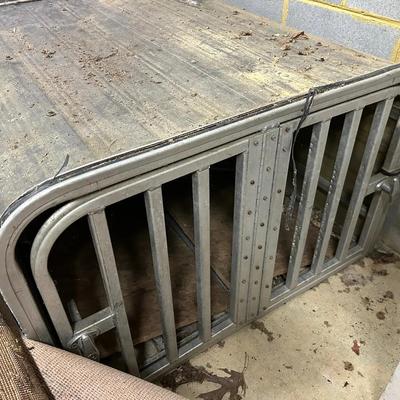 Aluminum Double Door Dog Box