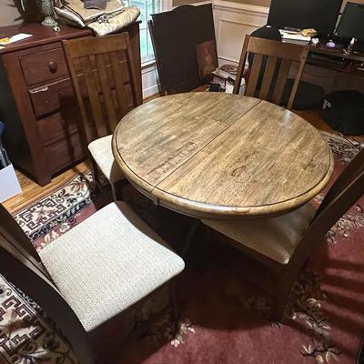 Adjustable Leaf Round Wooden Table w/ Four Chairs