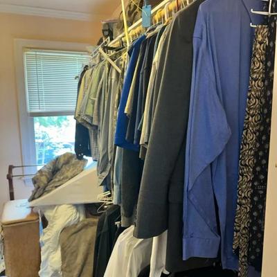 Men’s Mystery Clothing Closet Cabellas Chaps Carhartt Sperry