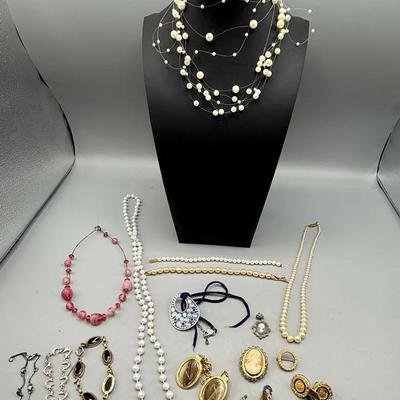 Costume Jewelry Lot 