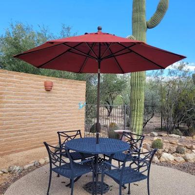 Round Patio Table with Umbrella & 4 Chairs 