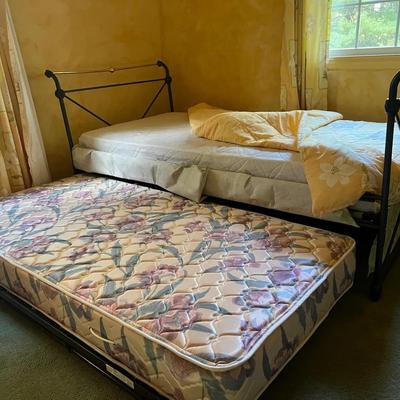 Trundle Bed With Metal Frame
