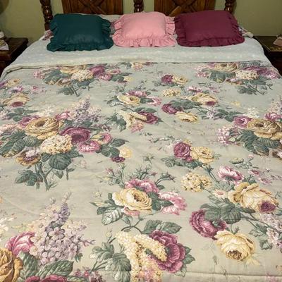 Full/Queen Bed