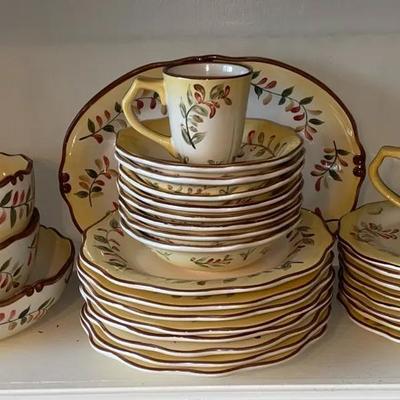 Better Home & Garden Dishes