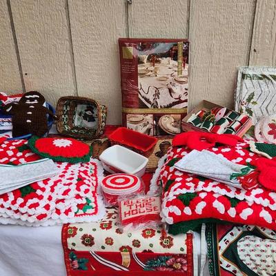 Christmas Table Settings 
