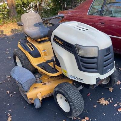 Cub Cadet. GTX 1054, GTX Garden Tractor Line
