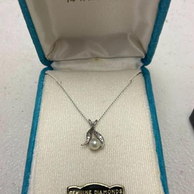 14kt White Gold Necklace