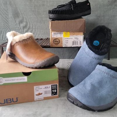 Women's Size 10 Fleece Lined Shoes Featuring Merrell