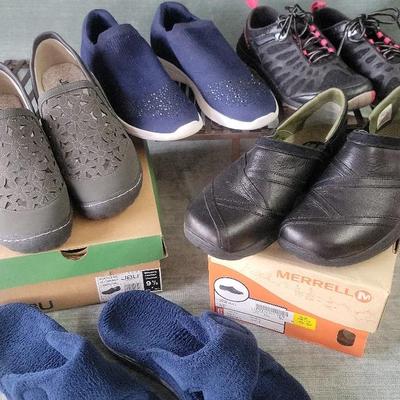 Women's Size 9.5 Shoes Including Merrell And Vionic