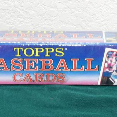 Sale Photo Thumbnail #137: Topps Baseball Cards 