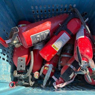 81046 • 10 fire extinguishers