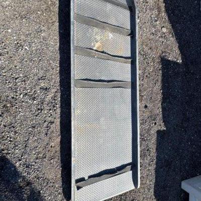 81044 • loading ramp