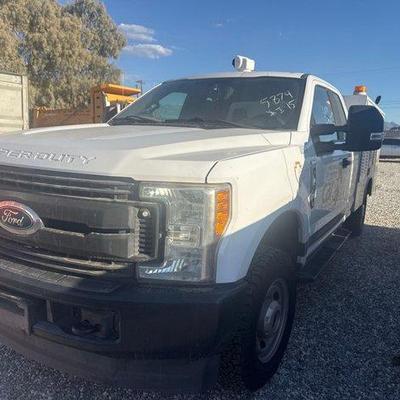 Sale Photo Thumbnail #15: 220 • 2017 ford f 350