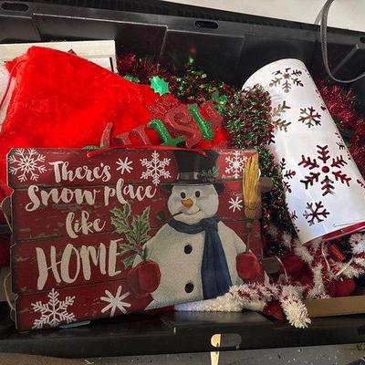 2850 • christmas decorations