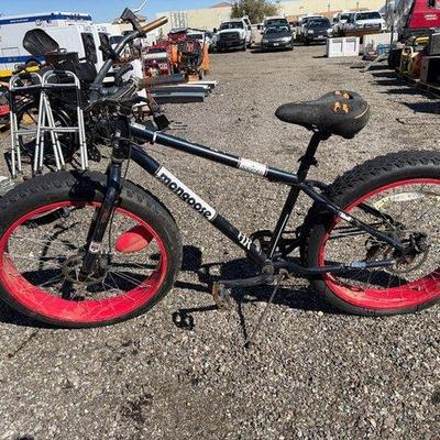 83006 • mongoose dolomite bicycle with fat tires