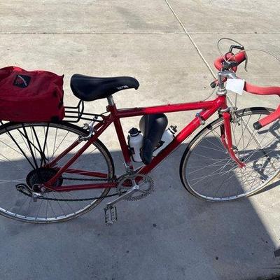 81004 • red bicycle