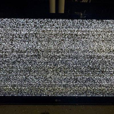 2874 • 42” lg flatscreen tv