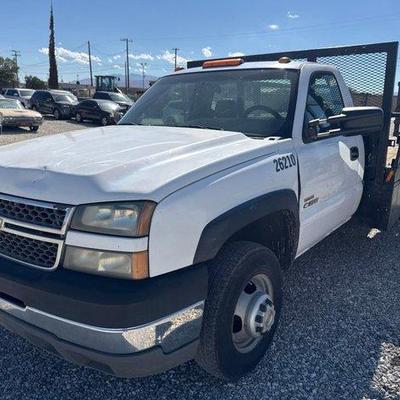 Sale Photo Thumbnail #10: 195 • 2005 chevrolet silverado 3500