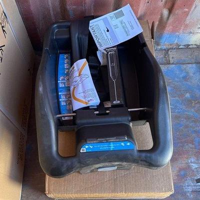 6004 • new!!! car seat base and milk frother