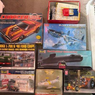 Sale Photo Thumbnail #194: 2328 • 8 model kits