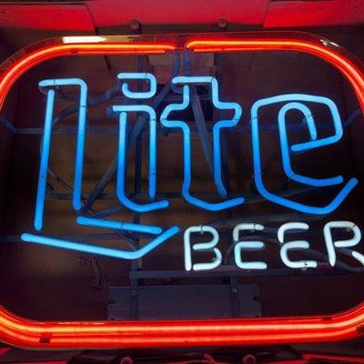 2242 • lite beer neon sign