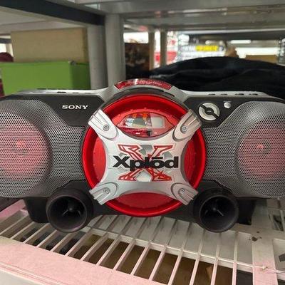2306 • sony xplōd cassette and cd player