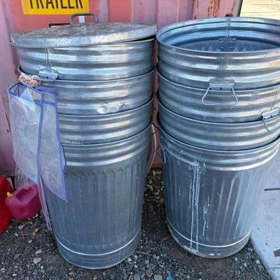 80000 • 8 metal trash cans with 1 lid