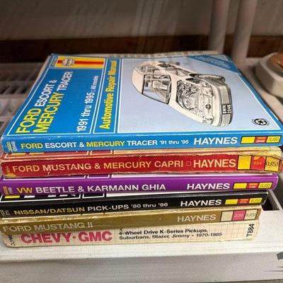 Sale Photo Thumbnail #228: 2400 • automotive manuals