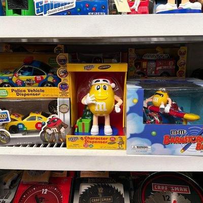 2356 • m&m’s candy dispensers