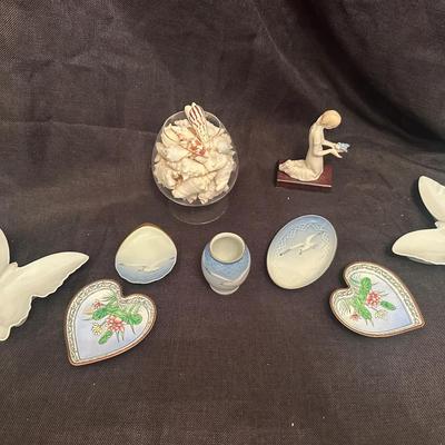 Delicate Porcelain & Seashell Coastal Decor Lot