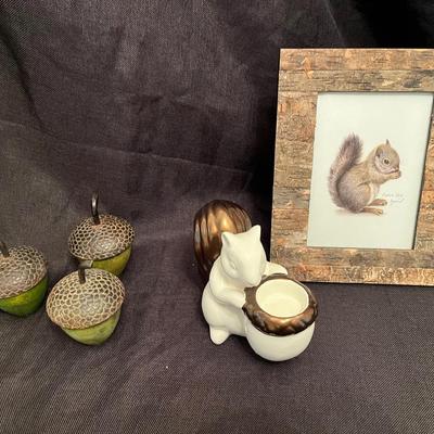 Charming Squirrel & Acorn Decor Lot