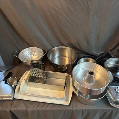 Metal Kitchenware & Bakeware Lot – Colander, Pans, Graters, and More