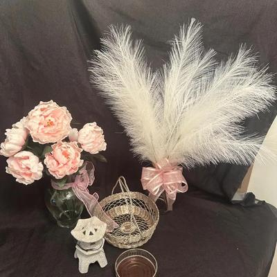 Feminine Floral & Decor Accent Lot