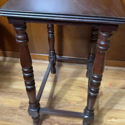 End Table And Lamp 