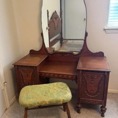Antique Vanity with Oval Mirror