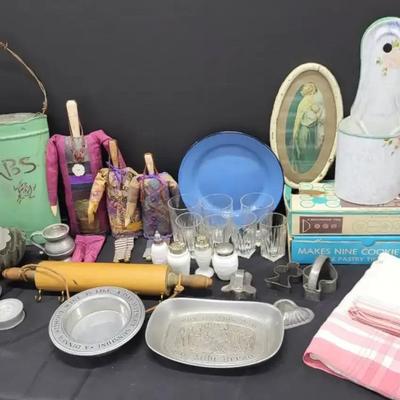 Vintage Kitchen Decor + (WH2) 
