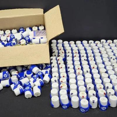 Vintage Midwest Express Airlines Salt & Pepper Collection (WH6) 