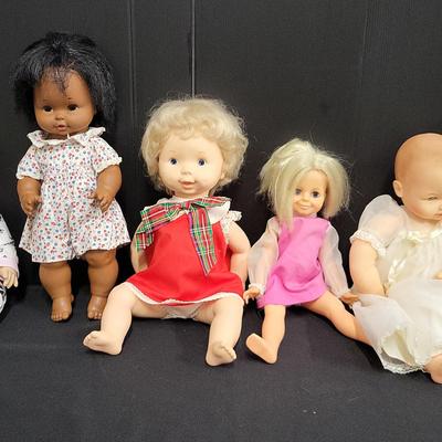 1960s Dolls + (WH9)