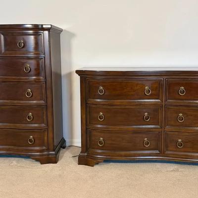 Broyhill Dresser And Chest Of Drawers 