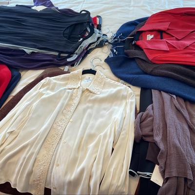 Women’s Clothing - Dresses, 2-Pc Sets, Jackets, Blazers L-XL