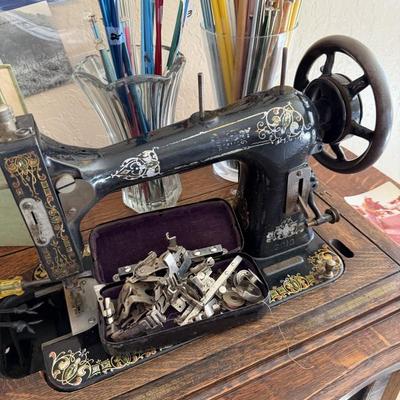 Singer pedal Sewing Machine