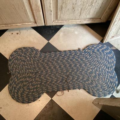 Dog bone rug