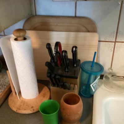 Bread box knife set and paper towel h0de