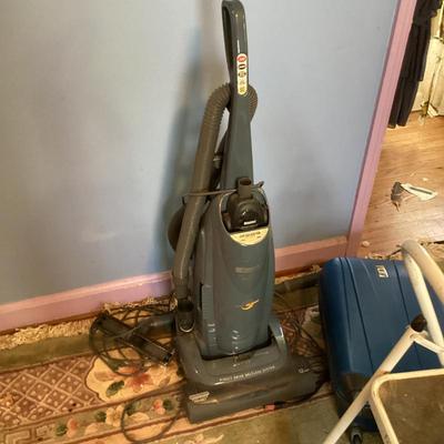 Kenmore progressive inteliclean vacuum cleaner