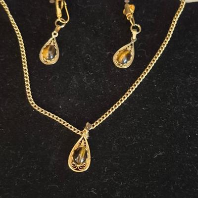 Vintage Natural Stone (Possibly Tiger Eye) Pendant on 23" Spring Ring Clasp Chain & Drop Clip-On Earring Set