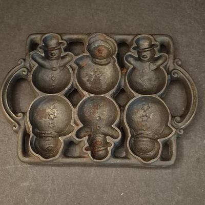 Vintage John Wright Cast Iron 6 Snowman Cookie Mold - 9" x 6½"