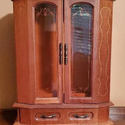 Small Jewlery Armoire 